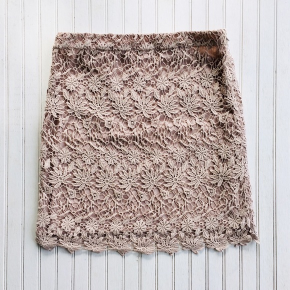 Kenar Tan Lace Pencil Skirt - Picture 2 of 3